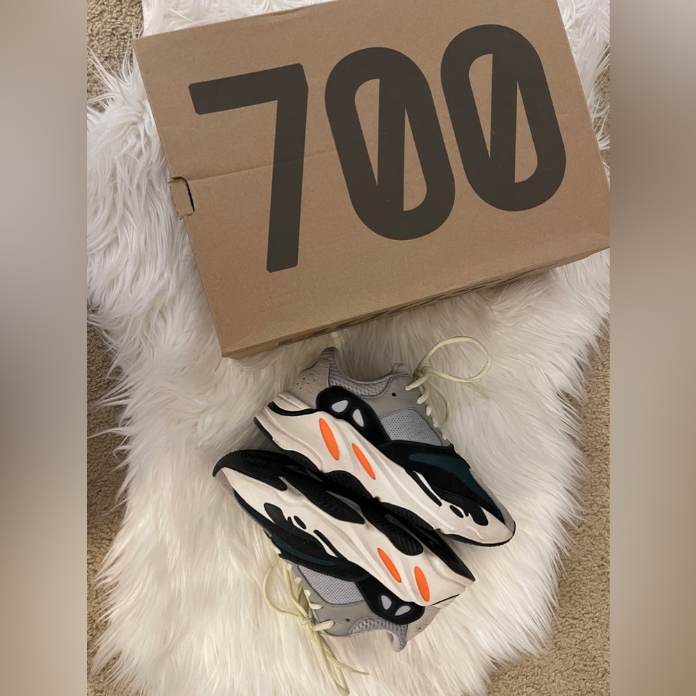 Adidas YEEZY Boost 700 Wave Runner
